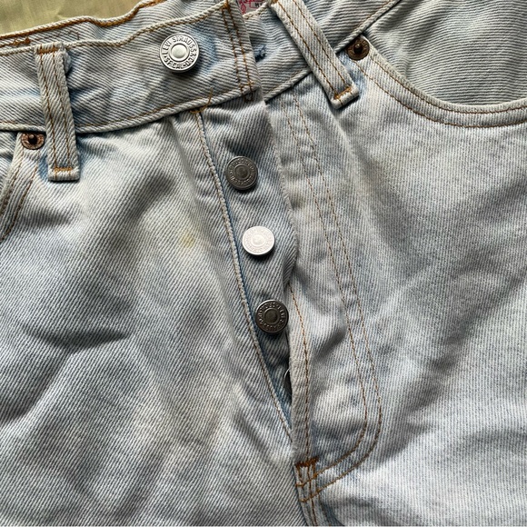 Vintage Levi’s Light Wash High Waisted Denim Cutoff Shorts-901 - Picture 3 of 8